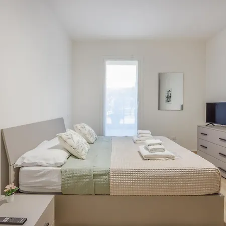 Via Emilia 11 Apartman