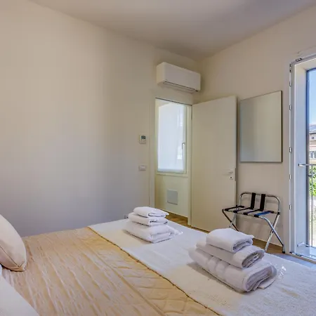 Via Emilia 11 Apartman *
