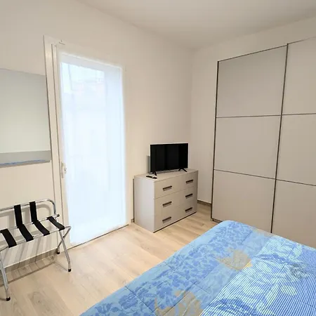 Via Emilia 11 Reggio nell'Emilia