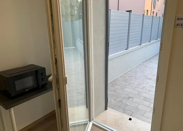 Via Emilia 11 Reggio nell'Emilia